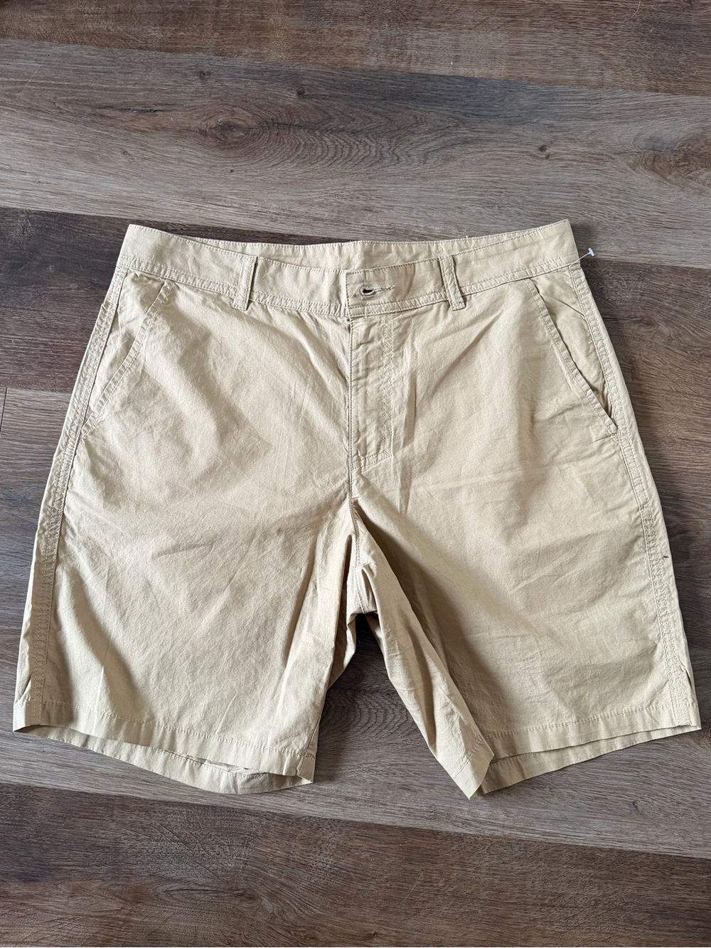 Columbia Men's Tan Flat Front Casual Shorts